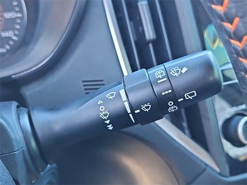 Used 2018 Subaru Crosstrek 2.0i Premium w/ Eyesight System image 21