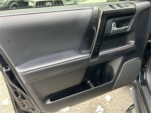 Used 2022 Toyota 4Runner TRD Off-Road image 16