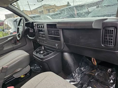 Used 2013 GMC Savana 3500 LT w/ LT Preferred Equipment Group image 8