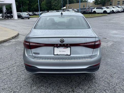 New 2025 Volkswagen Jetta SE FWD image 5