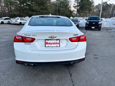 Used 2018 Chevrolet Malibu Premier w/ Driver Confidence Package image 16