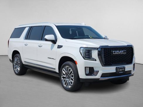 Used 2023 GMC Yukon XL Denali Ultimate w/ LPO, Floor Liner Package AWD/4WD image 1