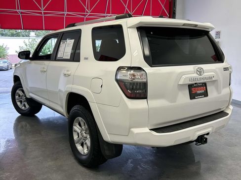 Used 2019 Toyota 4Runner SR5 AWD/4WD image 5