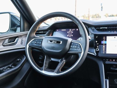 New 2026 Jeep Grand Cherokee L Limited AWD/4WD image 18