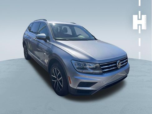 Used 2021 Volkswagen Tiguan SE FWD image 2
