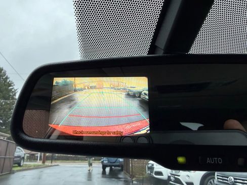 Used 2011 Lexus CT 200h Premium w/ Premium Audio Pkg image 18