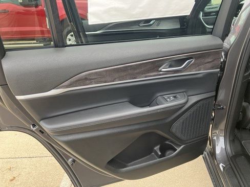 New 2025 Jeep Grand Cherokee L Limited image 22