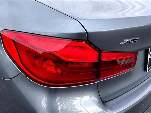 Used 2019 BMW 530i xDrive image 29