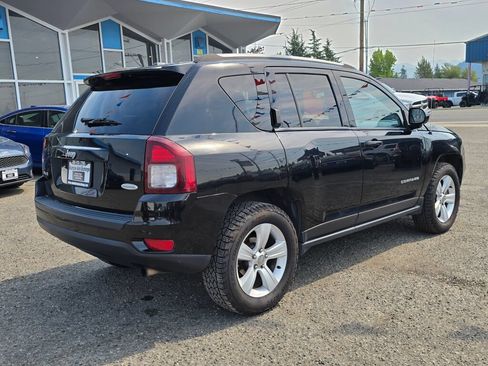Used 2016 Jeep Compass Latitude AWD/4WD image 7