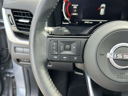 Used 2022 Nissan Rogue Platinum w/ Head-Up Display Package image 16