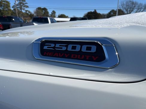 Used 2024 RAM 2500 Limited image 11
