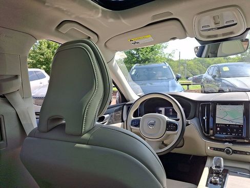 Used 2023 Volvo XC60 T8 Ultimate w/ Protection Package AWD/4WD image 15