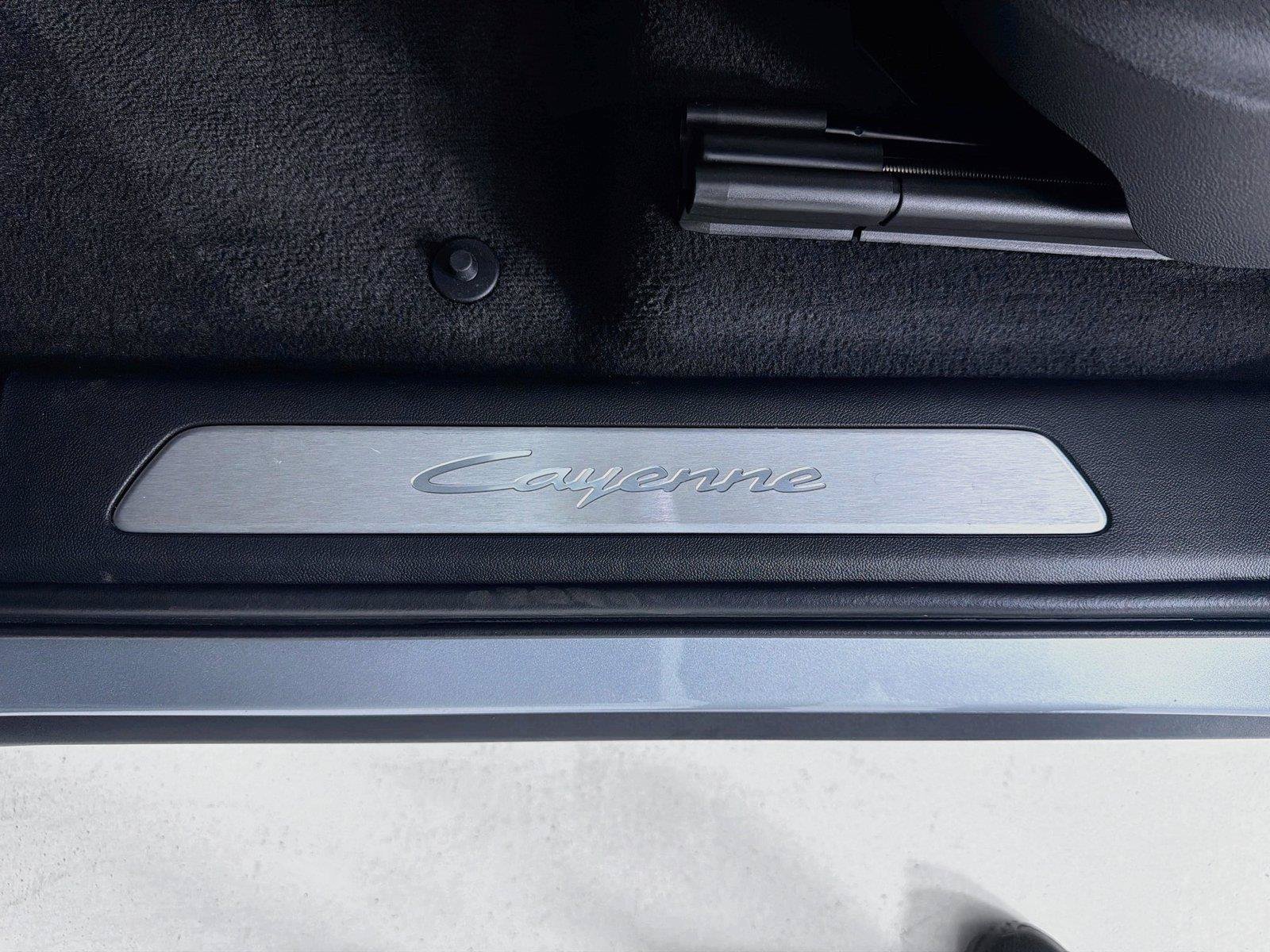 Used 2025 Porsche Cayenne Coupe AWD/4WD image 10