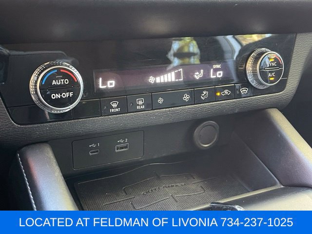 Used 2024 Mitsubishi Outlander ES AWD/4WD image 17