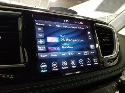 Used 2020 Chrysler Pacifica Limited w/ Advanced Safetytec Group image 7