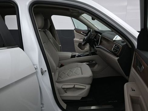 New 2026 Volkswagen Atlas SE FWD image 14