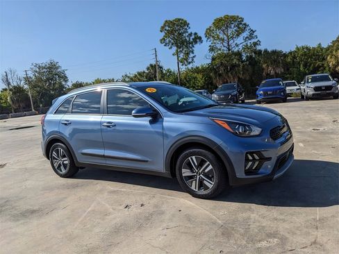 Used 2020 Kia Niro EX Premium image 3