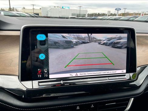 Used 2025 Volkswagen Atlas SE image 19