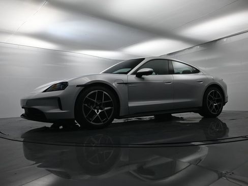 Certified 2025 Porsche Taycan image 49