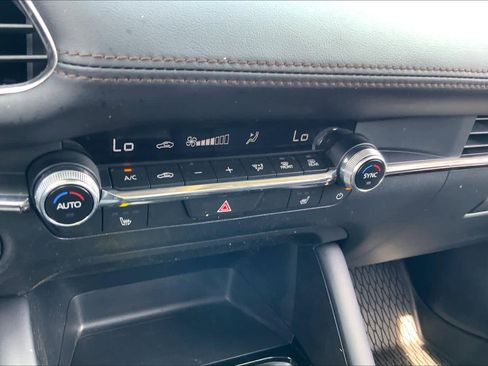Used 2025 MAZDA MAZDA3 s image 33