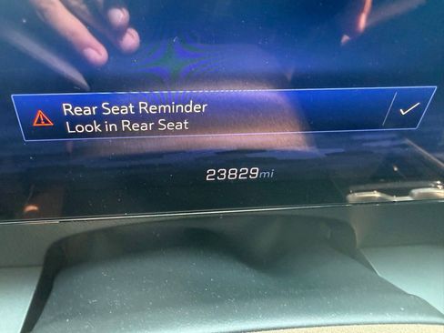 Used 2024 Chevrolet Traverse LT w/ Trailering Package image 12