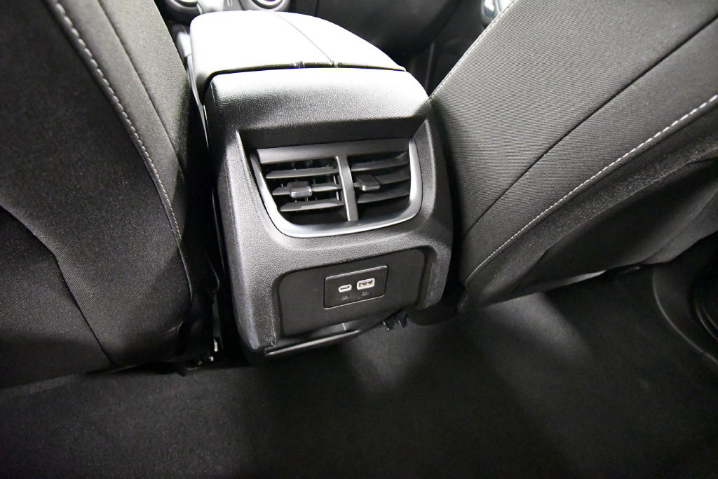 Used 2025 Chevrolet Blazer LT AWD/4WD image 16