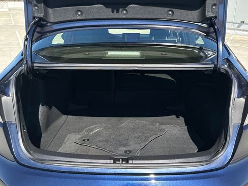 Used 2023 Toyota Corolla LE w/ Carpet Mat Package (TMS) FWD image 6