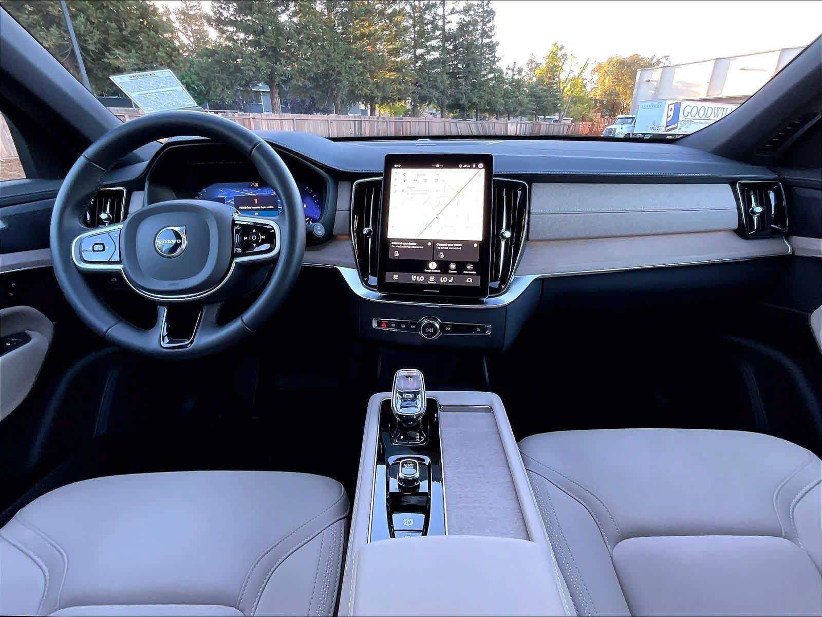 Used 2026 Volvo XC90 B6 Plus w/ Protection Package Premier AWD/4WD image 19
