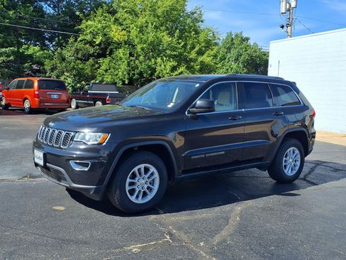 Used 2019 Jeep Grand Cherokee Laredo RWD image 2