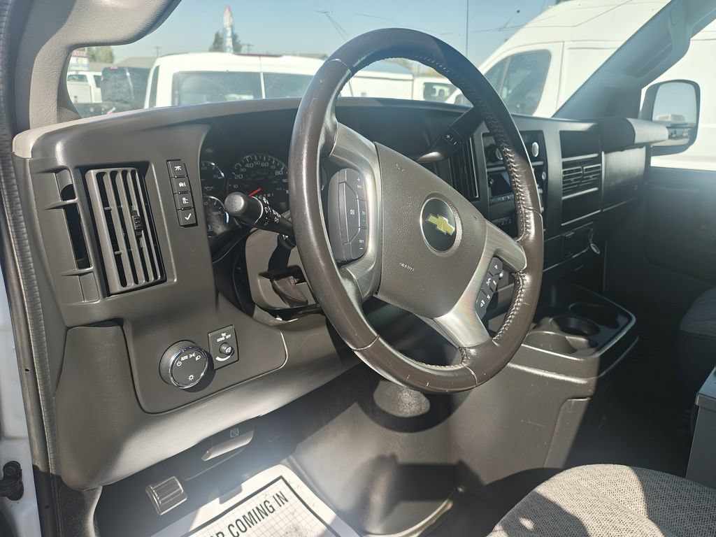 Used 2017 Chevrolet Express 2500 RWD image 10