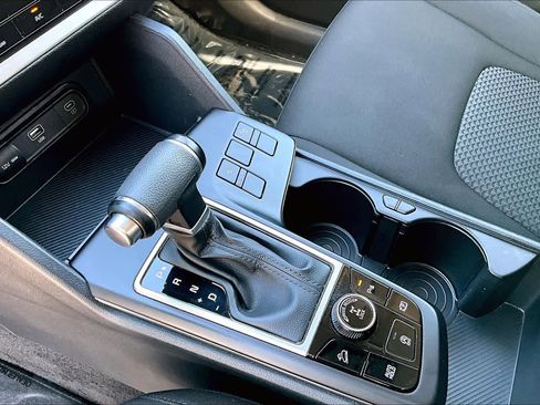 Used 2024 Kia Sportage LX image 16