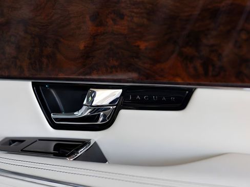 Used 2012 Jaguar XJ L RWD image 63