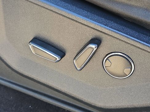 Certified 2021 Ford F150 XLT w/ Equipment Group 302A High image 12