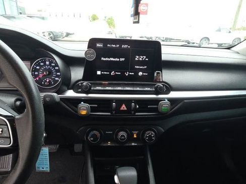 Used 2022 Kia Forte LXS image 18