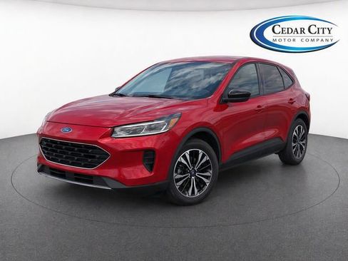 Used 2022 Ford Escape SE w/ SE Sport Appearance Package FWD image 1