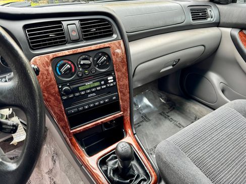 Used 2004 Subaru Outback Wagon image 30