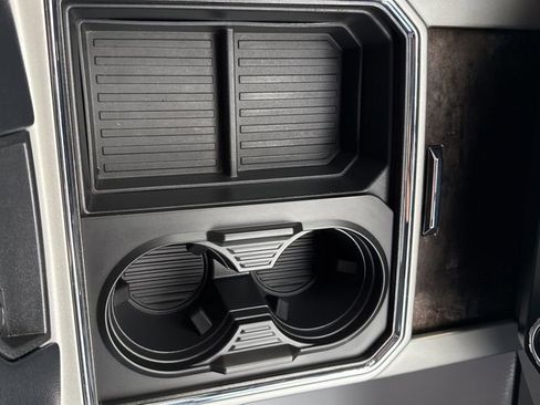 Used 2022 Ford F450 Lariat image 21