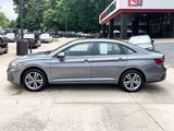 Used 2022 Volkswagen Jetta SE image 3