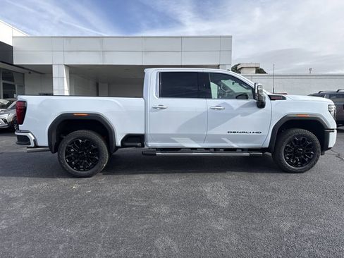 New 2026 GMC Sierra 2500 Denali w/ Denali Reserve Package AWD/4WD image 2