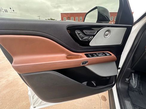 Used 2020 Lincoln Aviator Reserve w/ Equipment Group 202A AWD/4WD image 27