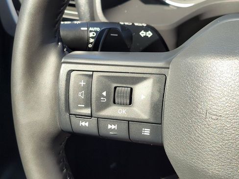 Used 2025 Nissan Rogue SV image 27