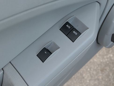 Used 2006 Ford Mustang Premium image 14