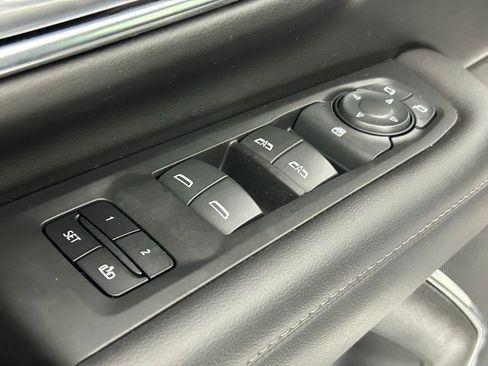 Used 2022 Chevrolet Suburban Z71 image 36