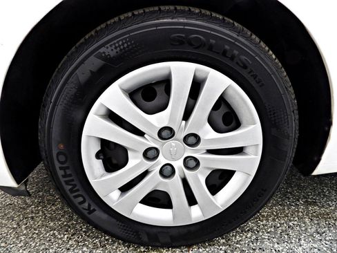 Used 2020 Chevrolet Sonic LT image 18