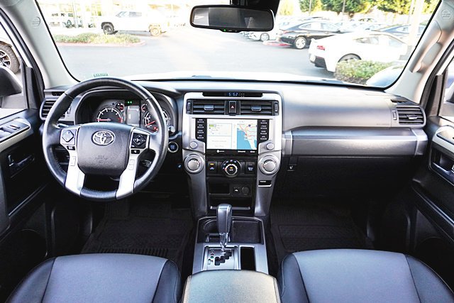 Used 2023 Toyota 4Runner SR5 Premium w/ Moonroof Package RWD image 31