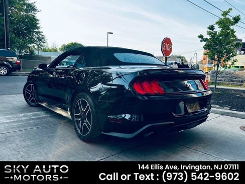 Used 2018 Ford Mustang Premium w/ Equipment Group 201A RWD image 4