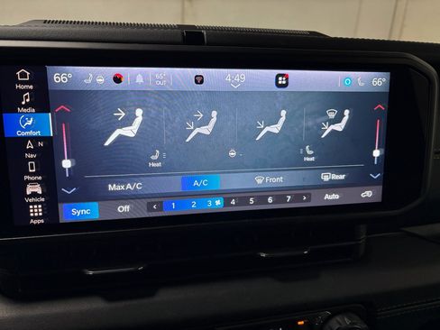Used 2024 Jeep Wrangler Unlimited Sahara w/ Technology Group AWD/4WD image 18