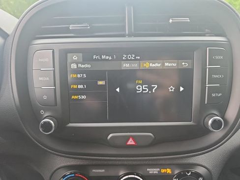 Used 2025 Kia Soul LX w/ LX Technology Package FWD image 24