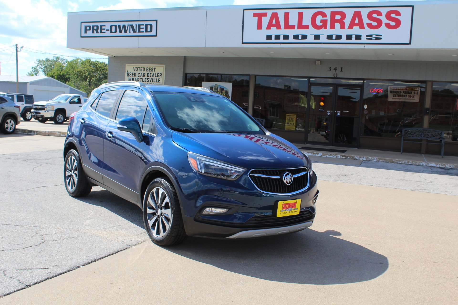 Used 2019 Buick Encore Essence w/ Safety Package II AWD/4WD image 1