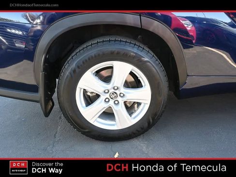 Used 2021 Toyota Highlander L image 23